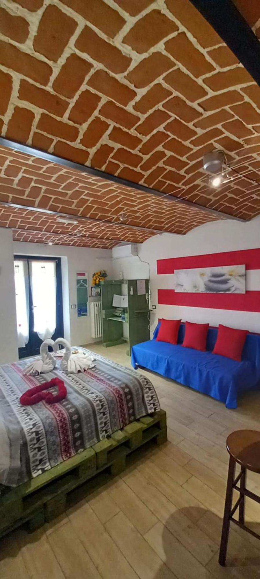Casa Appartamento Vacanze La Fermata Delle Rondini Castello di Annone Экстерьер фото
